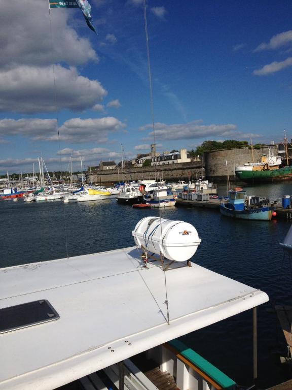 Hotel Du Port Concarneau Phòng bức ảnh